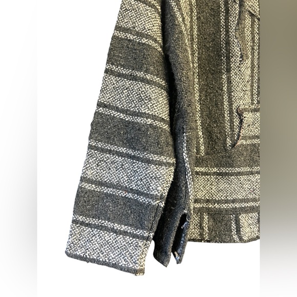 Unisex Handcrafted in Mexico Grey Size SMALL Hoodie Poncho Mexican  Rug - Picture 3 of 6